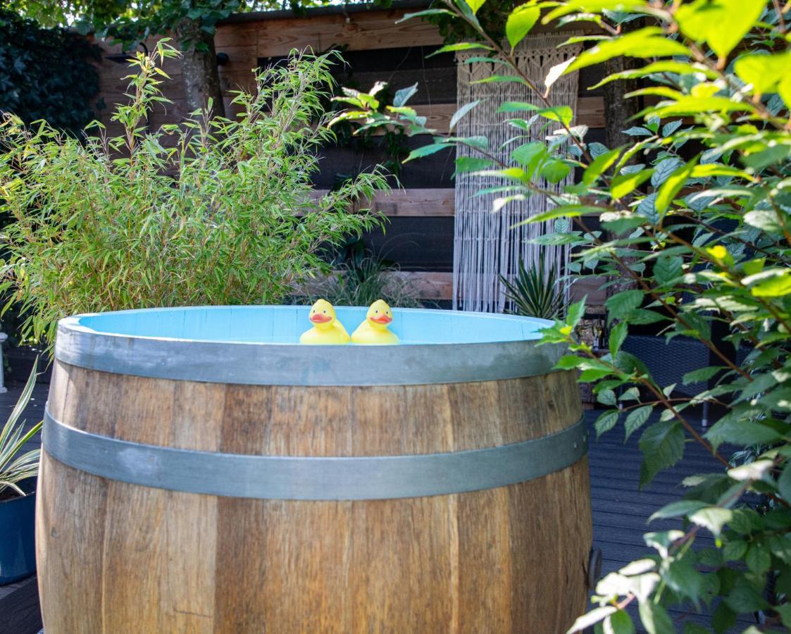 B&B Joli Met Prive Wellness Wemeldinge Eksteriør bilde