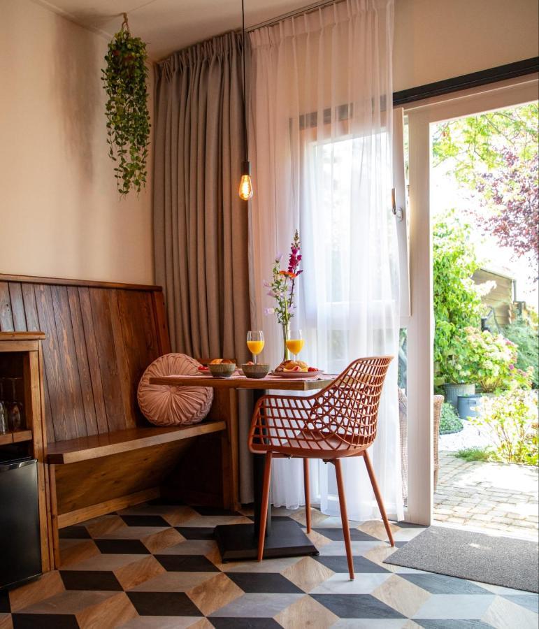 B&B Joli Met Prive Wellness Wemeldinge Eksteriør bilde