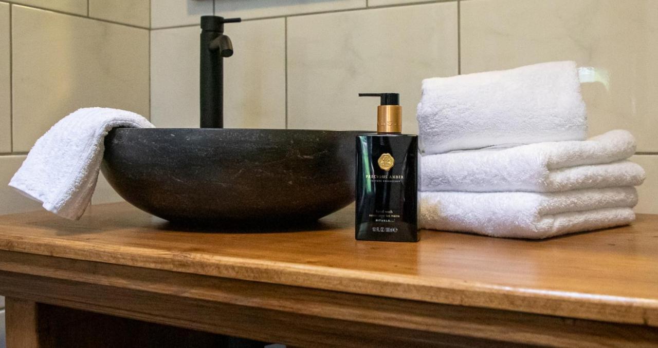 B&B Joli Met Prive Wellness Wemeldinge Eksteriør bilde